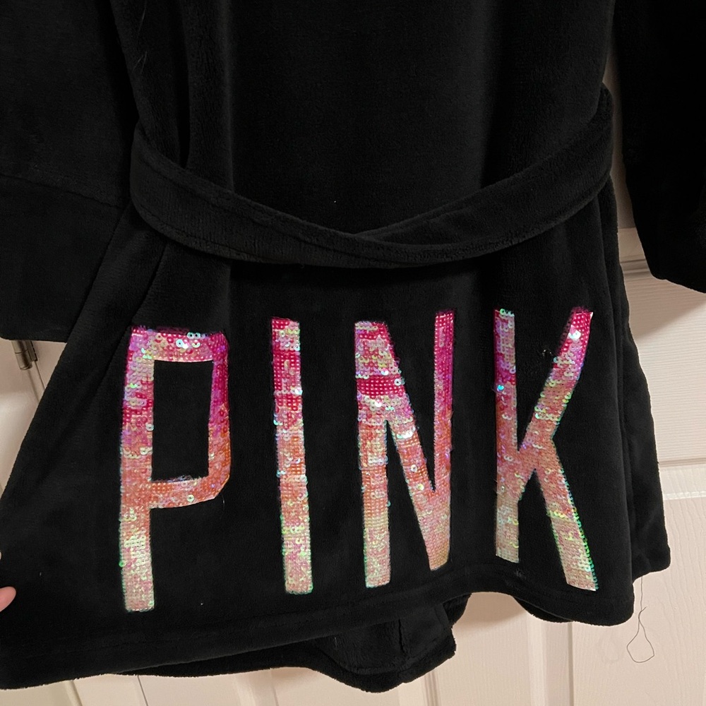 Victoria’s Secret Black Plush Robe - Picture 3 of 3